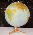 2000 Mappemonde pastillage JPS.JPG